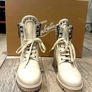 NEW- Christian Louboutin off white/taupe spike biker boot
